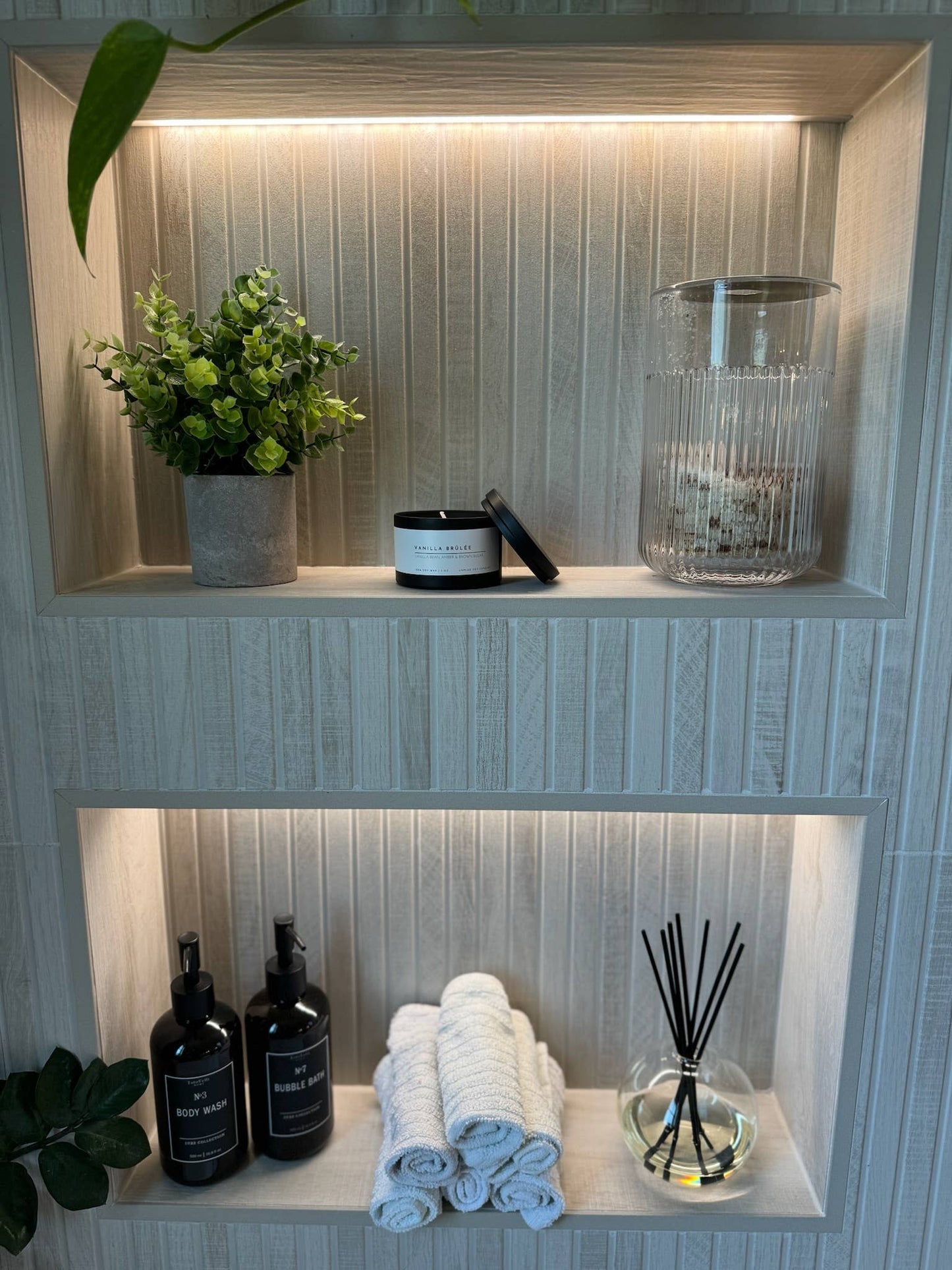 Luxe Reed Diffuser I Oil Diffuser Set Unplug Soy Candles