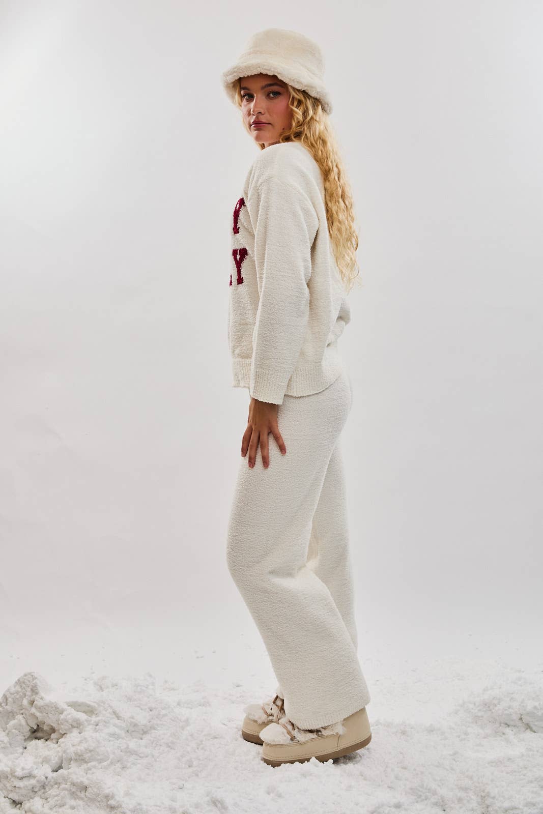 LONG SLEEVE SWEATER TOP AND SWEATER PANTS