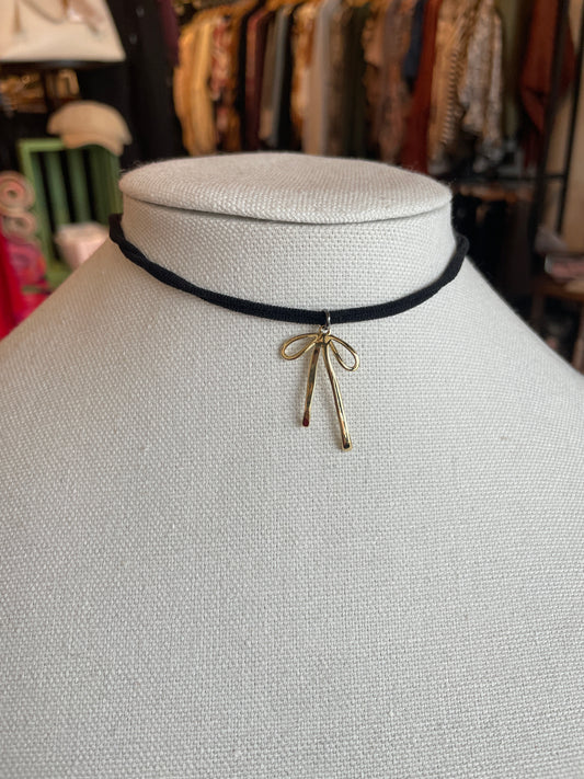 Melted Bow Pendant Stretchy Choker VB&CO