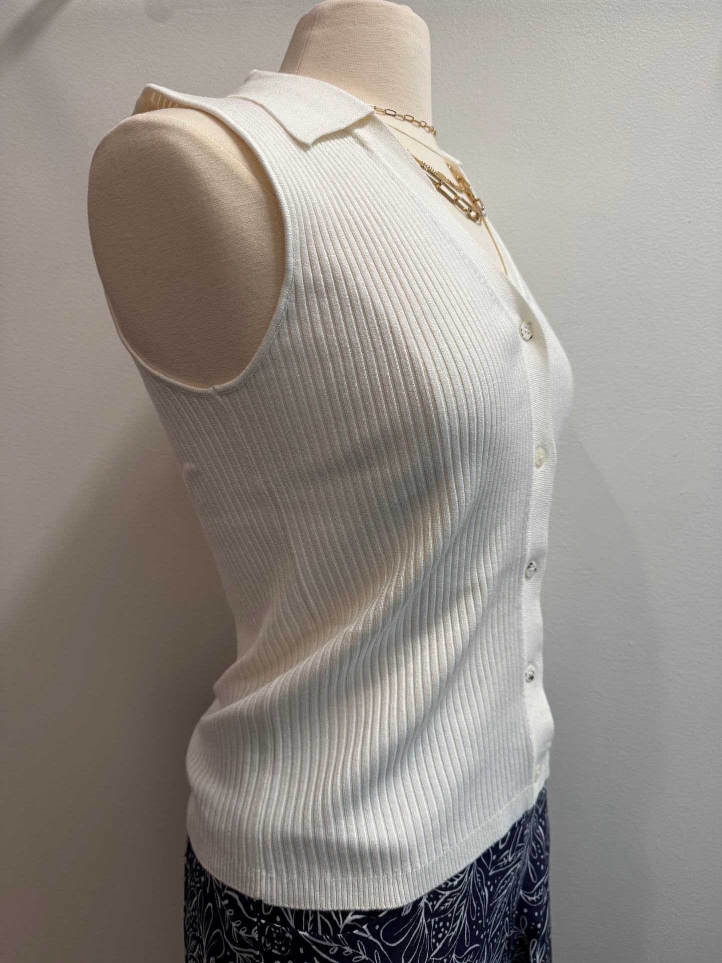 Ribbed Button Down Sleeveless Collar Top