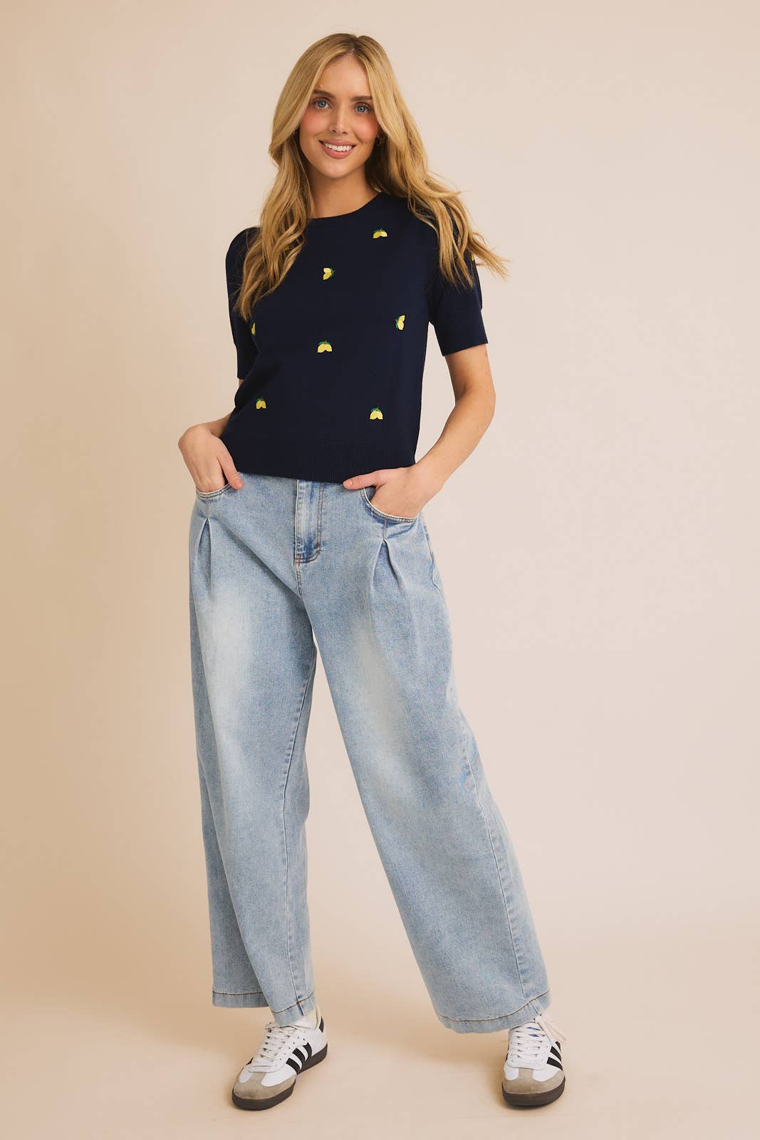 Round Neck Puff Sleeve Embroidered Knit Top