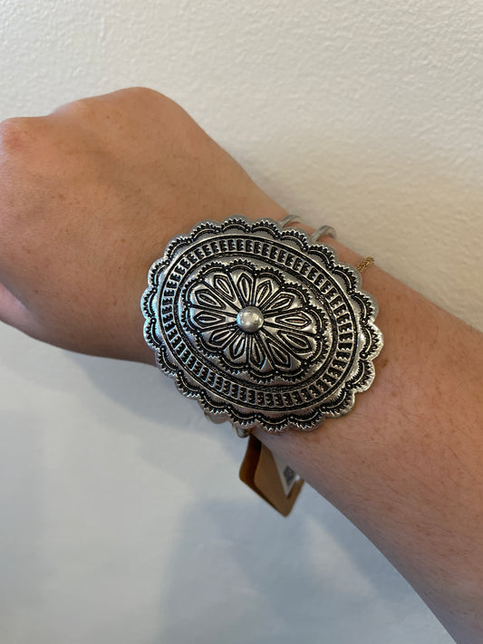 Western Buckle Cuff Bracelet SOIREE LINE