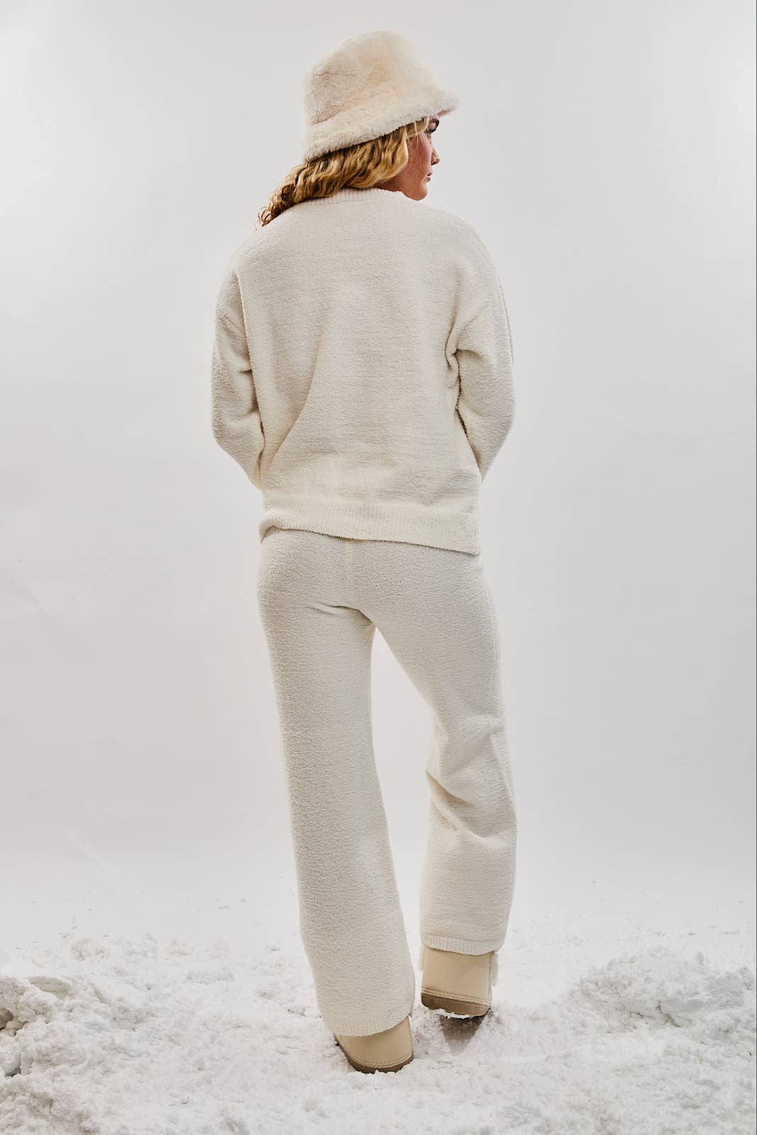 LONG SLEEVE SWEATER TOP AND SWEATER PANTS