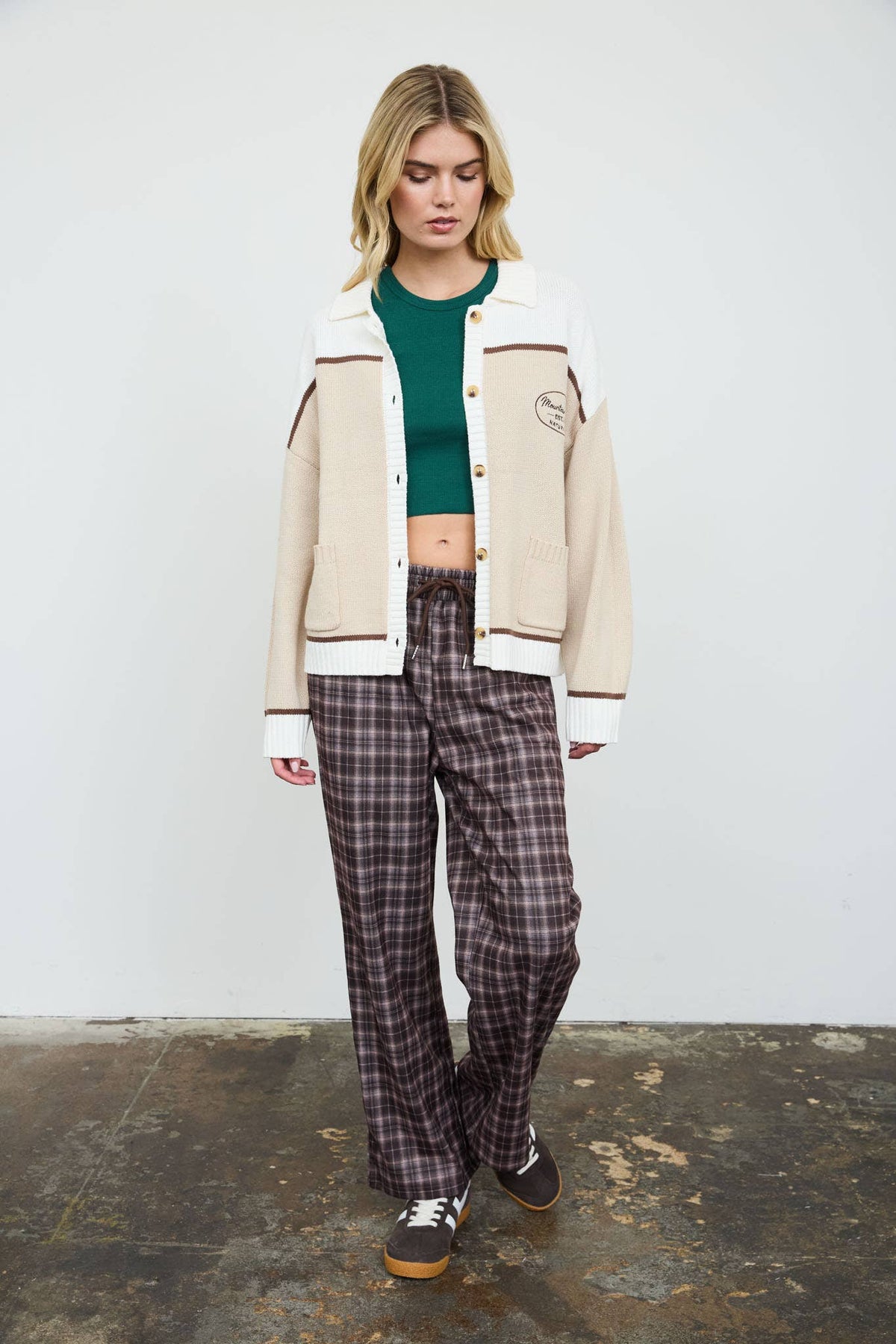 BEAR INTARSIA MOTIF KNIT CARDIGAN SWEATER