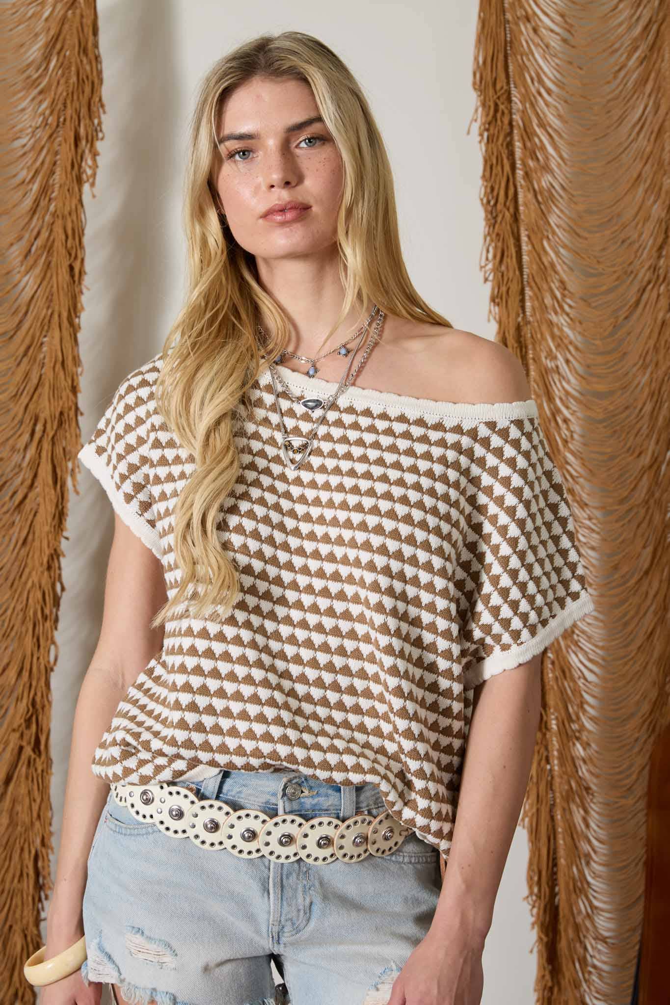 GEOMETRIC STRIPE SHORT SLEEVE SWEATER KNIT TOP