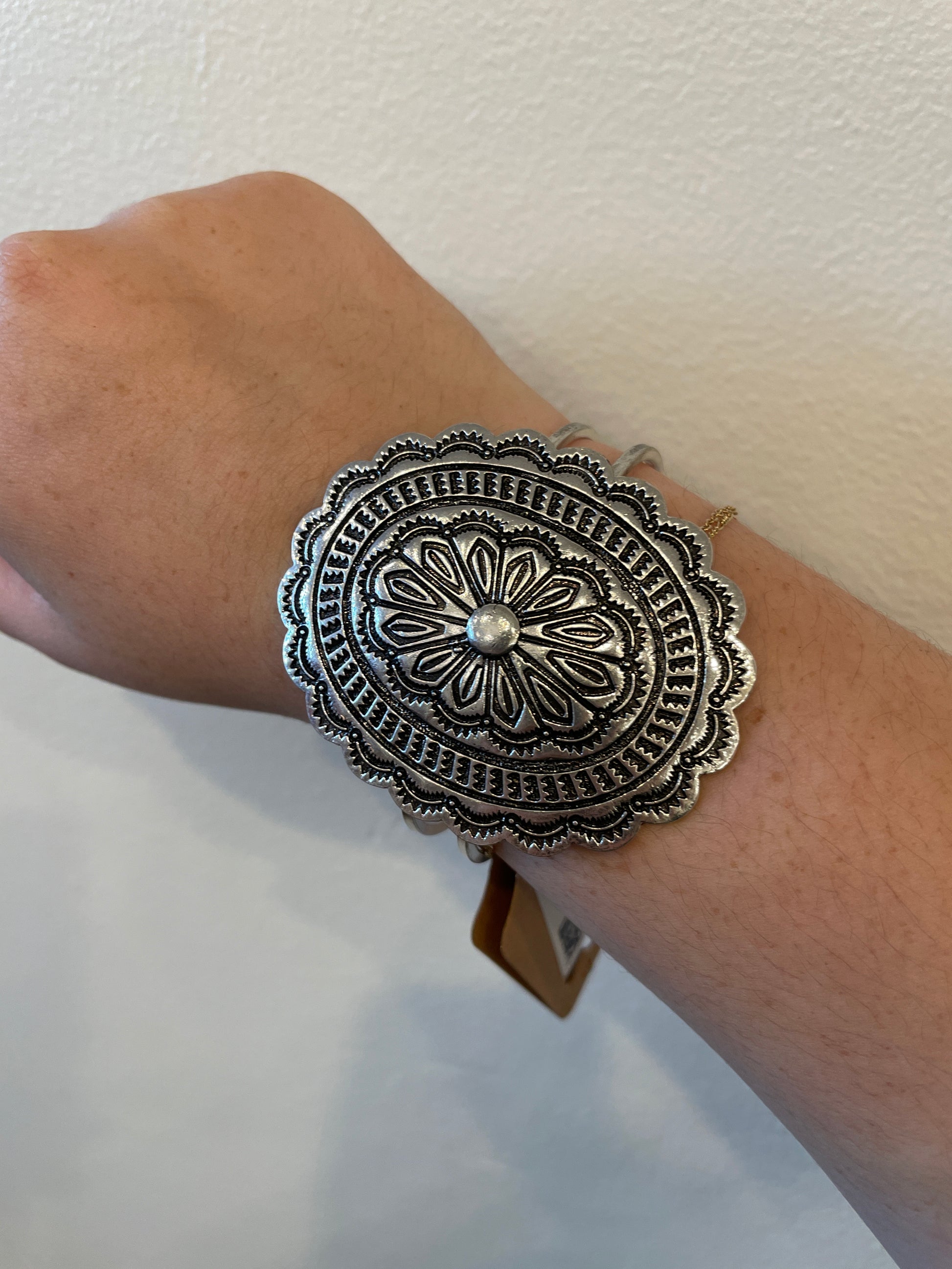 Western Buckle Cuff Bracelet SOIREE LINE