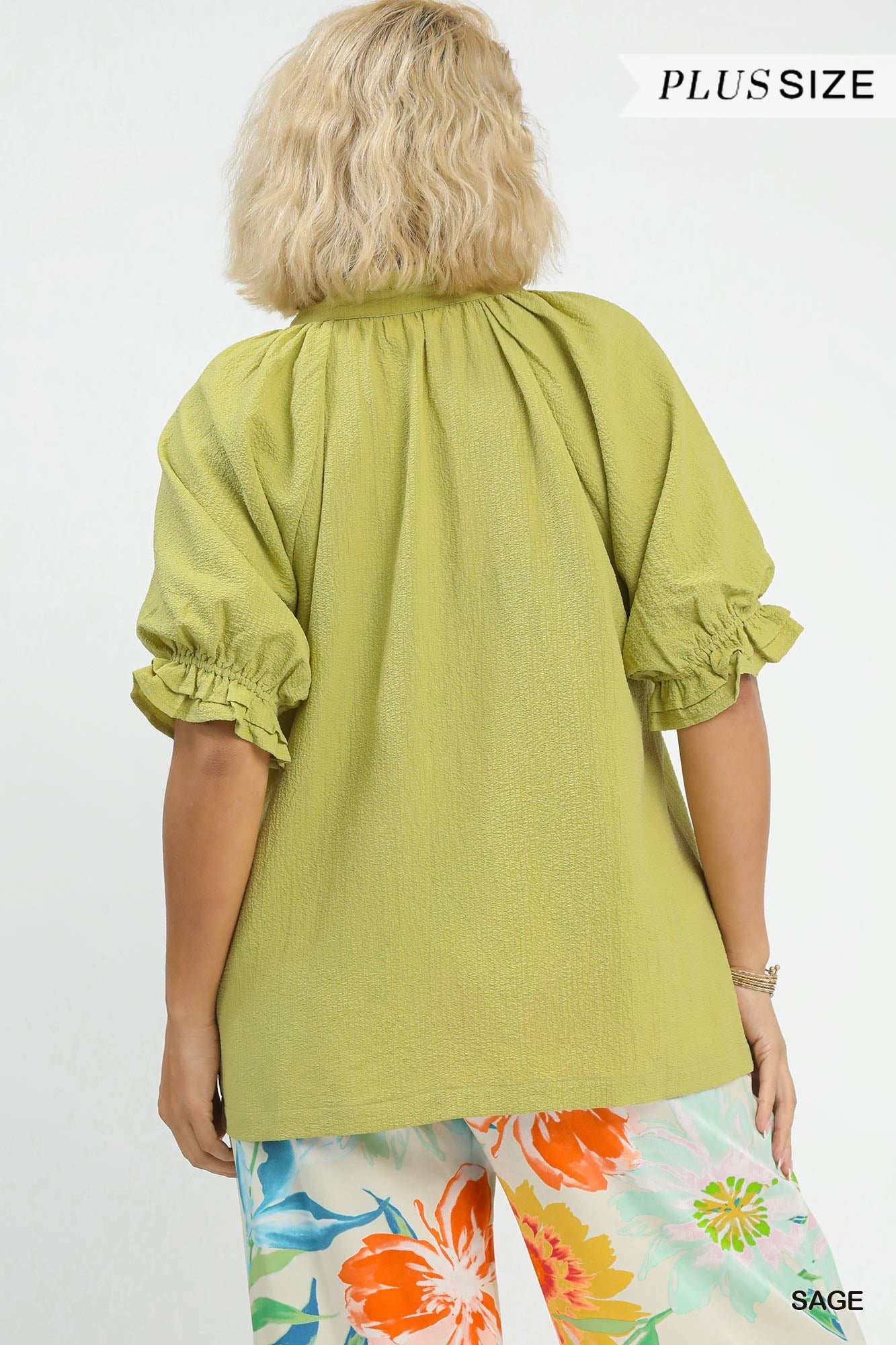 Seersucker Ruffle Collar Puff Sleeve Top
