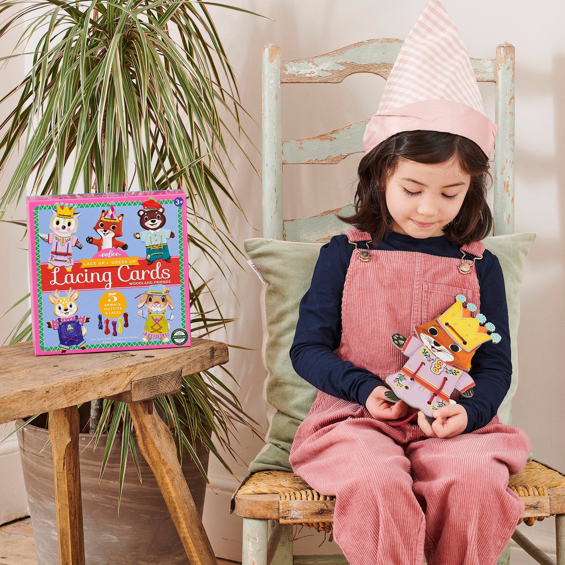 Woodland Friends Dress Up Lacing Card eeBoo