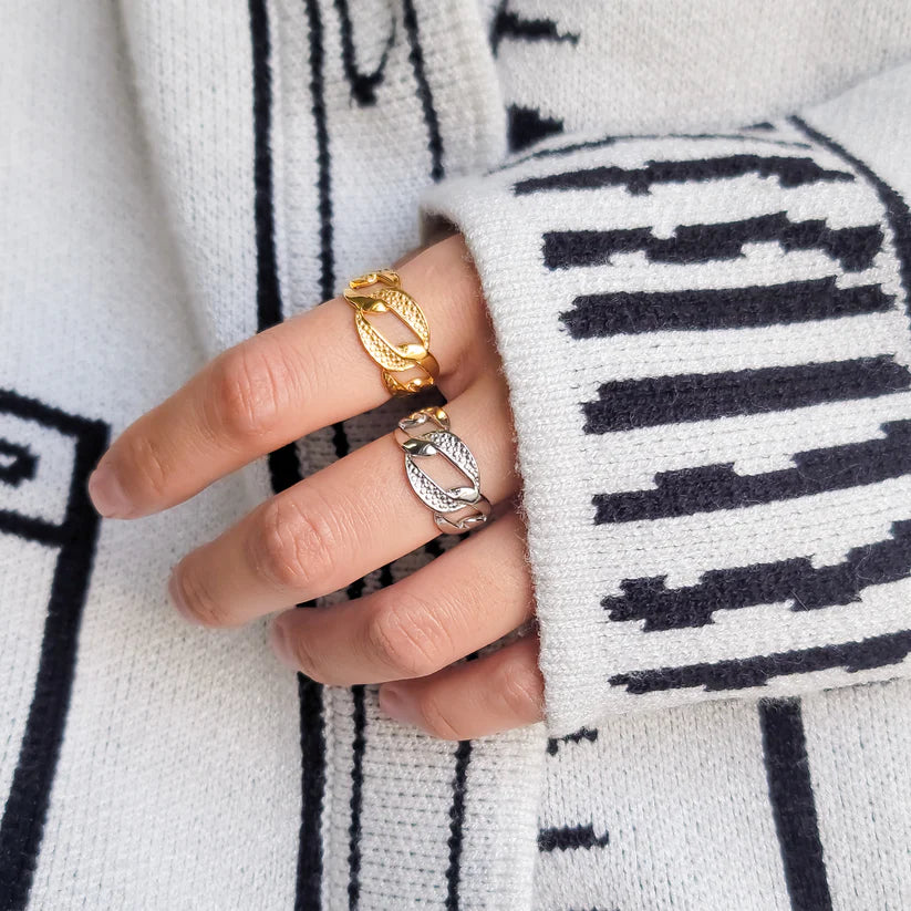 Textured Flat Curb Chain Ring