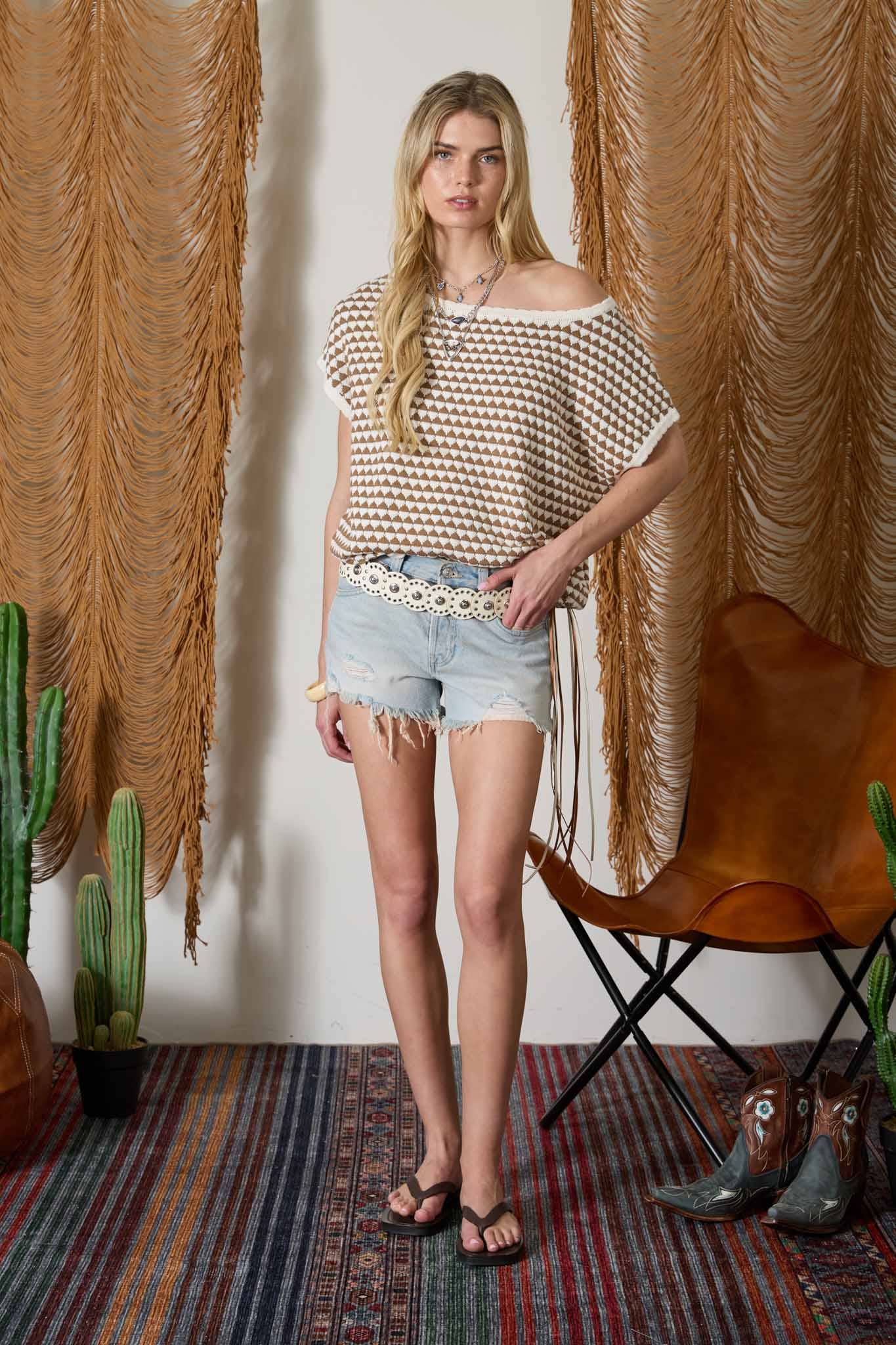 GEOMETRIC STRIPE SHORT SLEEVE SWEATER KNIT TOP