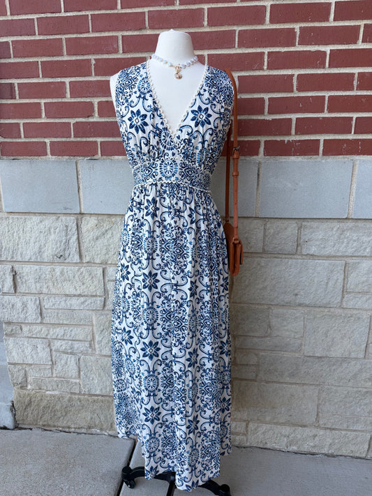 Vintage Scalloped Lace Maxi Dress