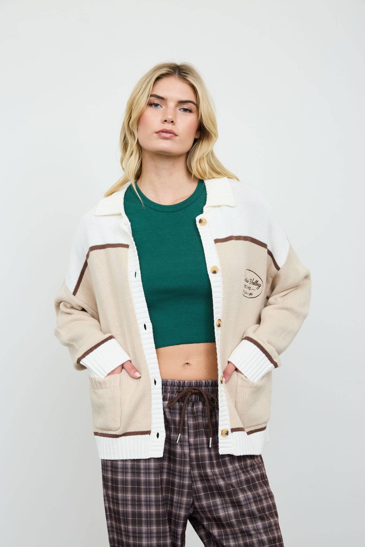 BEAR INTARSIA MOTIF KNIT CARDIGAN SWEATER