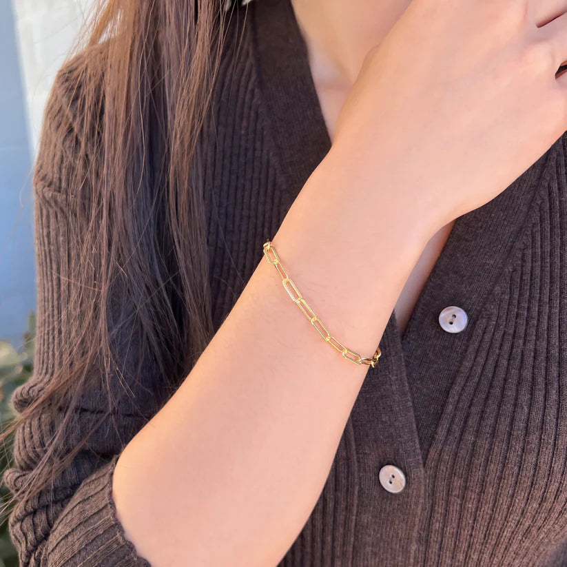 Textured Paperclip Chain Bracelet