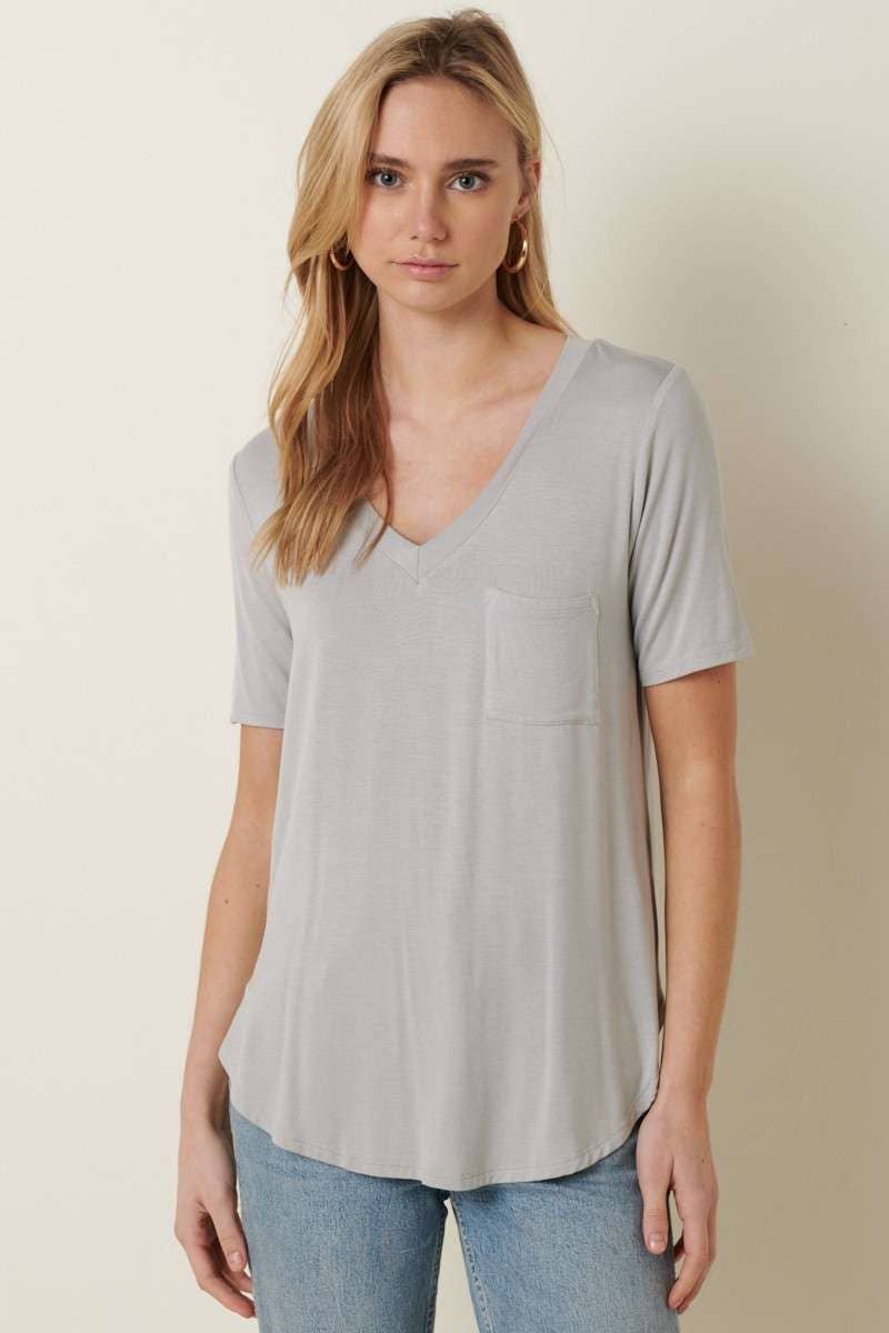 BAMBOO V-NECK 1POCKET FRONT KNIT TOP