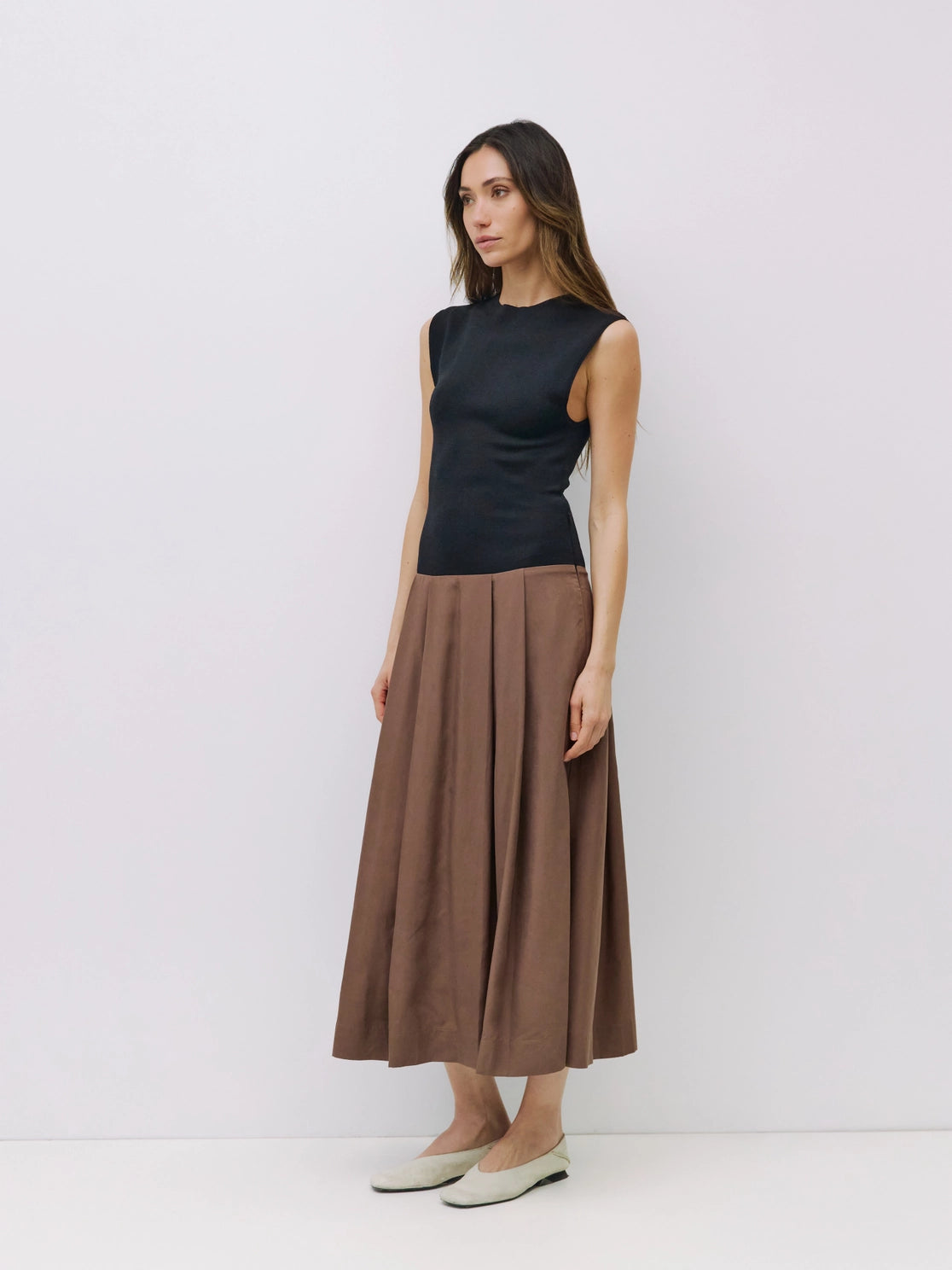Contrast Two Tone Sleeveless Knit Dress with Pleated Skirt