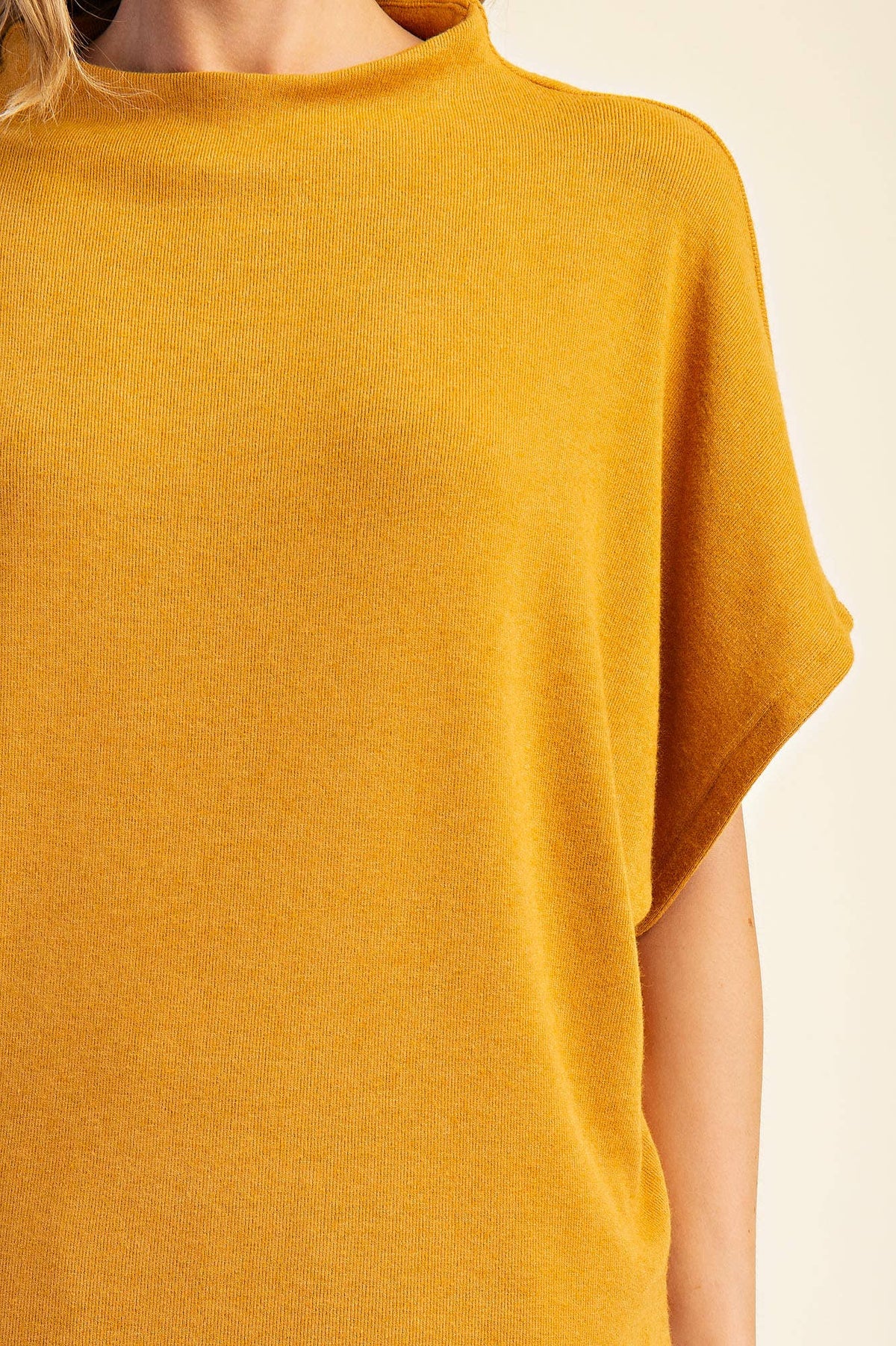 Mock Neck Short Sleeve Pullover Knit Top