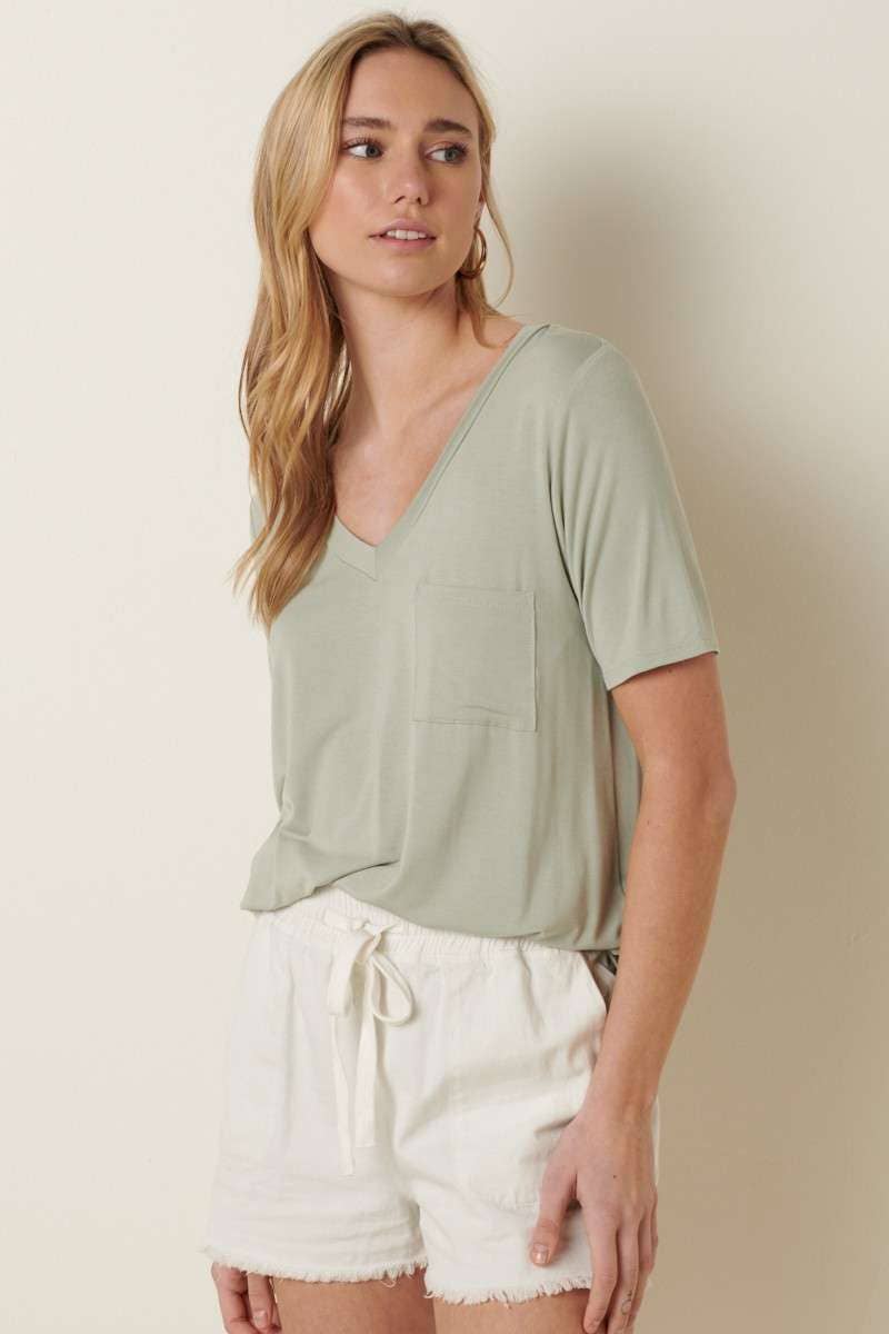 BAMBOO V-NECK 1POCKET FRONT KNIT TOP