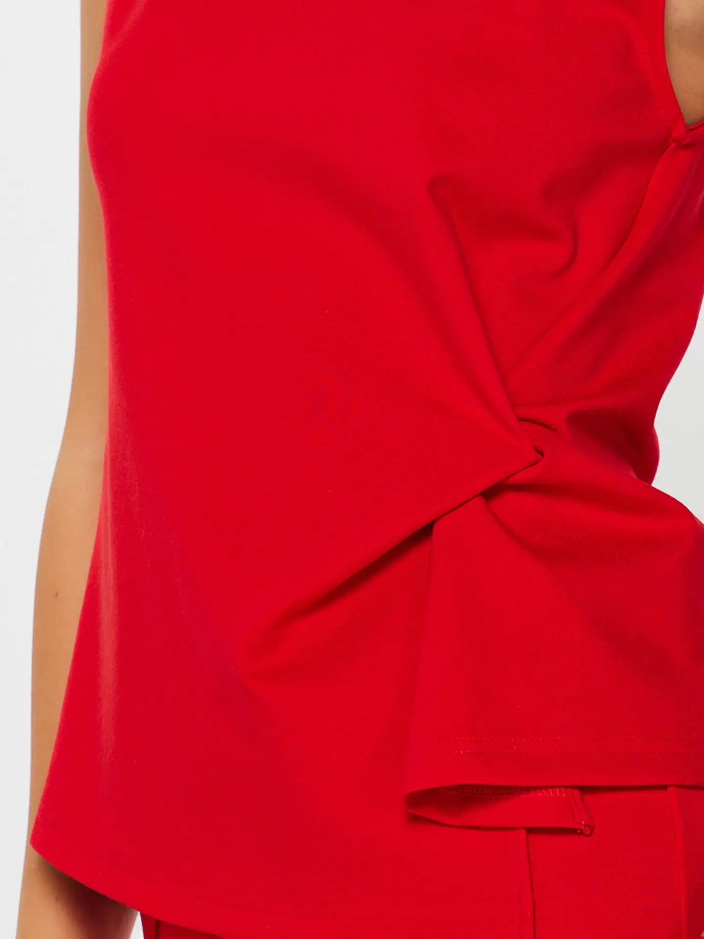 Sleeveless Boat Neck Twist Top