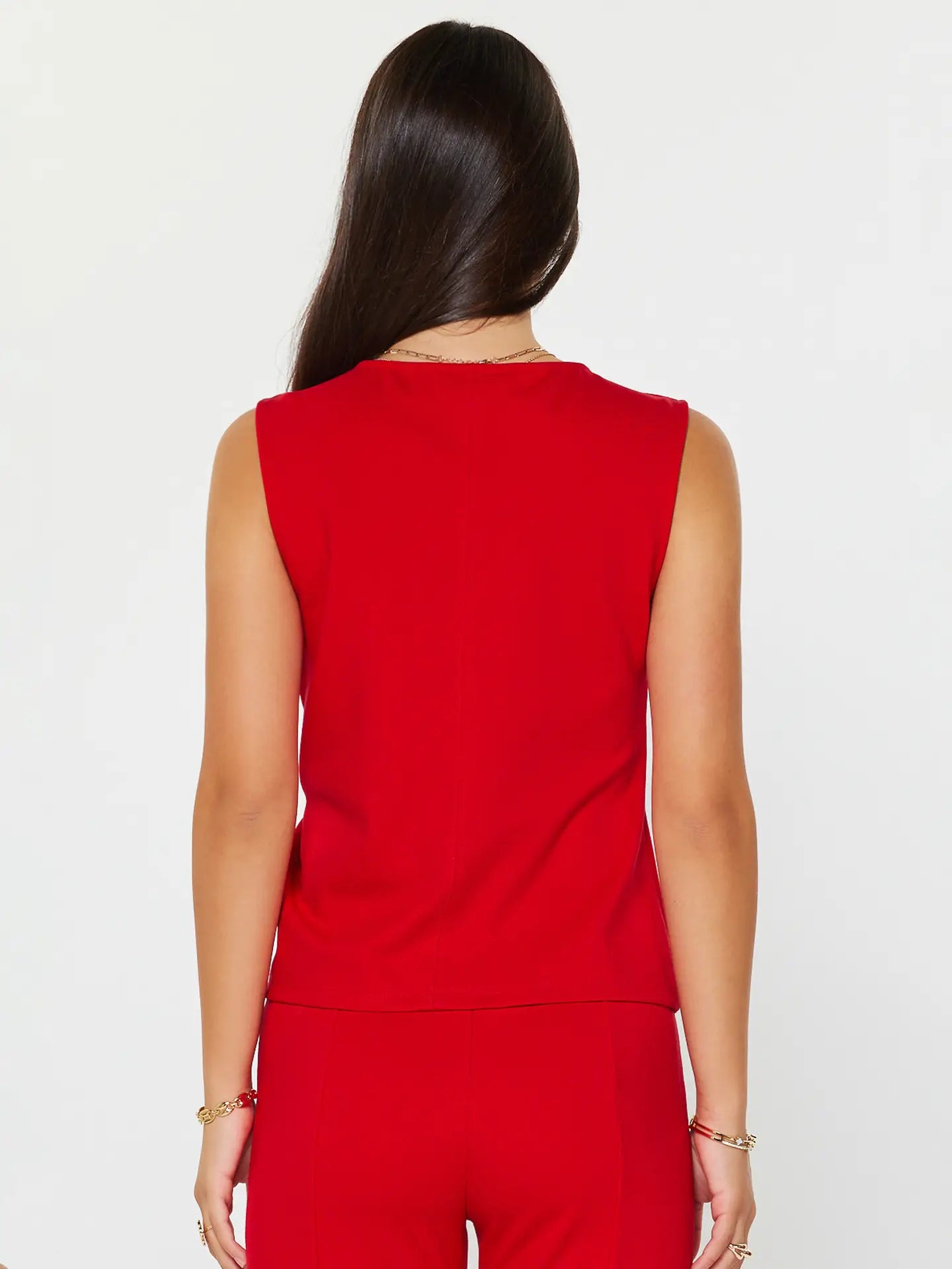 Sleeveless Boat Neck Twist Top
